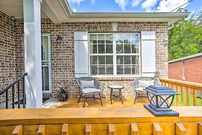 Charming Springfield Escape w/ Furnished Deck