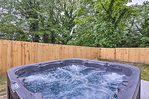 Home w/ Hot Tub < 2 Mi to Downtown Richmond!