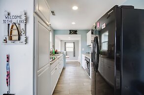 Dock & Furnished Deck: Lakefront Gravois Mills Gem