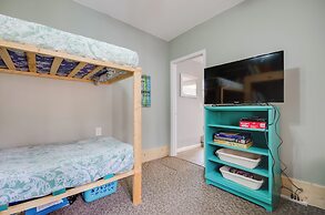 Dock & Furnished Deck: Lakefront Gravois Mills Gem