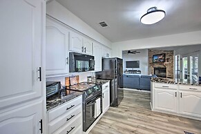 Luxe Lakehouse w/ Sunset Views on Lake Palestine!