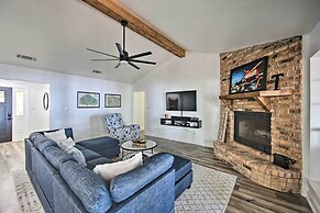 Luxe Lakehouse w/ Sunset Views on Lake Palestine!