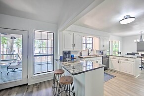 Luxe Lakehouse w/ Sunset Views on Lake Palestine!