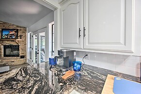 Luxe Lakehouse w/ Sunset Views on Lake Palestine!