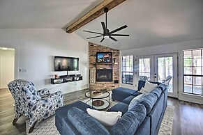 Luxe Lakehouse w/ Sunset Views on Lake Palestine!