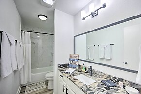 Luxe Lakehouse w/ Sunset Views on Lake Palestine!