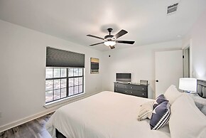 Luxe Lakehouse w/ Sunset Views on Lake Palestine!