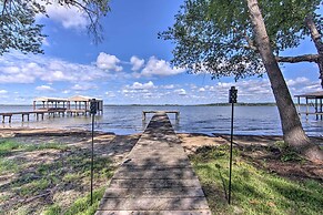 Luxe Lakehouse w/ Sunset Views on Lake Palestine!