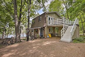 Lakefront New Auburn Apartment w/ Shared Dock