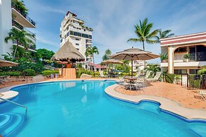 Resort Condo w/ Pool Access & Pacific Ocean Views!