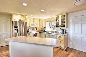 House w/ Private Deck on the Rock Creek Reservoir!