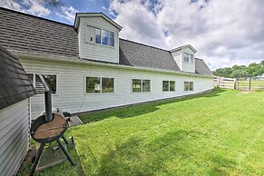 Loft Unplugged w/ Outdoor Space in Amish Country!