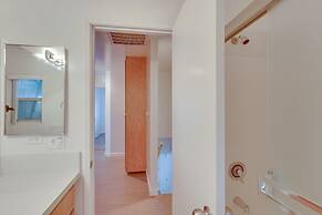 Convenient Bakersfield Townhome With Patio!