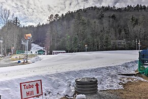 Wooded Cabin: Mtn Views, Hot Tub & 2 Decks!