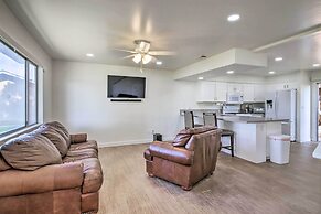 Comfy Bakersfield Townhome - Fire Pit & Patio