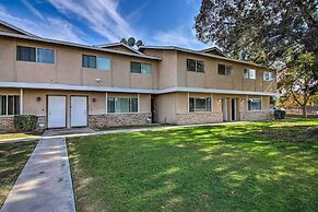 Comfy Bakersfield Townhome - Fire Pit & Patio
