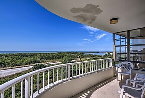 Sunny Getaway: Community Amenities, Walk to Beach!