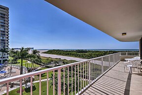 Sunny Getaway: Community Amenities, Walk to Beach!