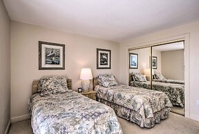 Sunny Getaway: Community Amenities, Walk to Beach!