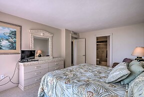 Sunny Getaway: Community Amenities, Walk to Beach!