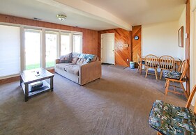 Fishermen's Paradise in Coos Bay: Walk to Beach!