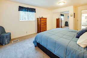 Fishermen's Paradise in Coos Bay: Walk to Beach!