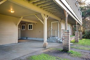 Fishermen's Paradise in Coos Bay: Walk to Beach!