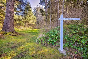 Fishermen's Paradise in Coos Bay: Walk to Beach!