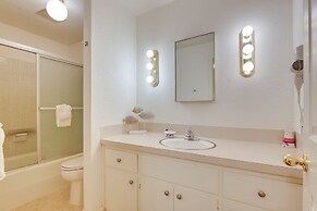 Cozy Oregon Resort Condo - Steps to Lincoln Beach!