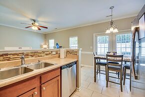 Charming Greensboro Townhouse With Back Patio!