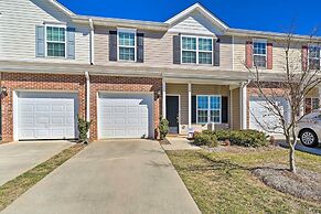Charming Greensboro Townhouse With Back Patio!