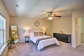 Charming Greensboro Townhouse With Back Patio!