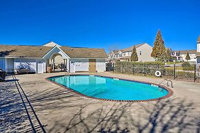 Charming Greensboro Townhouse With Back Patio!