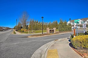Charming Greensboro Townhouse With Back Patio!