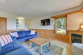 Pet-friendly Waynesville Retreat w/ Hot Tub!