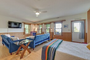 Pet-friendly Waynesville Retreat w/ Hot Tub!