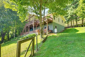 Pet-friendly Waynesville Retreat w/ Hot Tub!