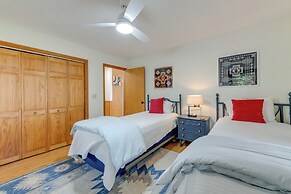 Pet-friendly Waynesville Retreat w/ Hot Tub!