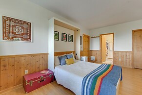 Pet-friendly Waynesville Retreat w/ Hot Tub!