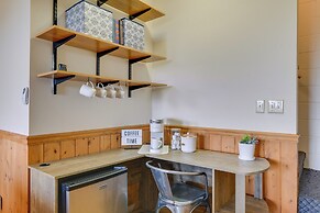 Pet-friendly Waynesville Retreat w/ Hot Tub!