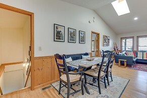 Pet-friendly Waynesville Retreat w/ Hot Tub!