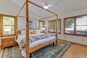 Pet-friendly Waynesville Retreat w/ Hot Tub!