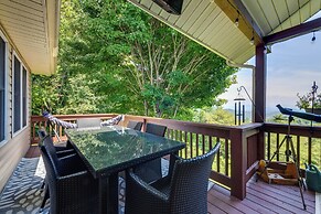 Pet-friendly Waynesville Retreat w/ Hot Tub!