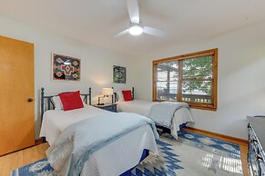 Pet-friendly Waynesville Retreat w/ Hot Tub!