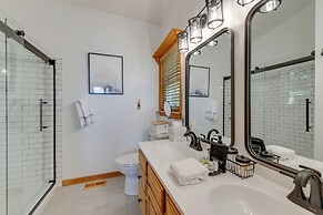 Pet-friendly Waynesville Retreat w/ Hot Tub!