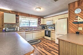 Charming Abode w/ Dock on the Suwannee River