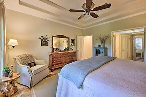 Sunny Seguin Retreat w/ Canoes on Guadalupe River!