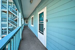 Condo w/ Balcony & Pool: Walk to 2 Beach Accesses!