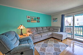 Condo w/ Balcony & Pool: Walk to 2 Beach Accesses!