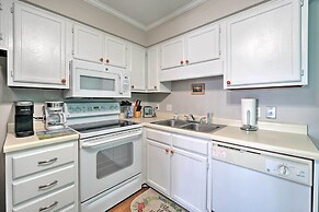 Condo w/ Balcony & Pool: Walk to 2 Beach Accesses!